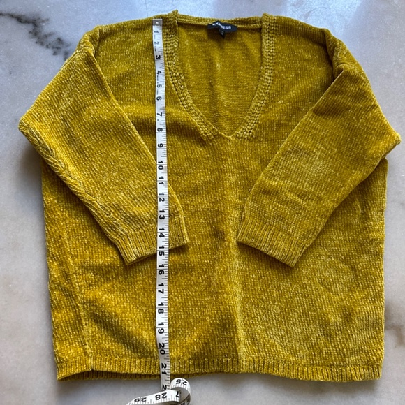 Express V neck xs - Picture 2 of 7